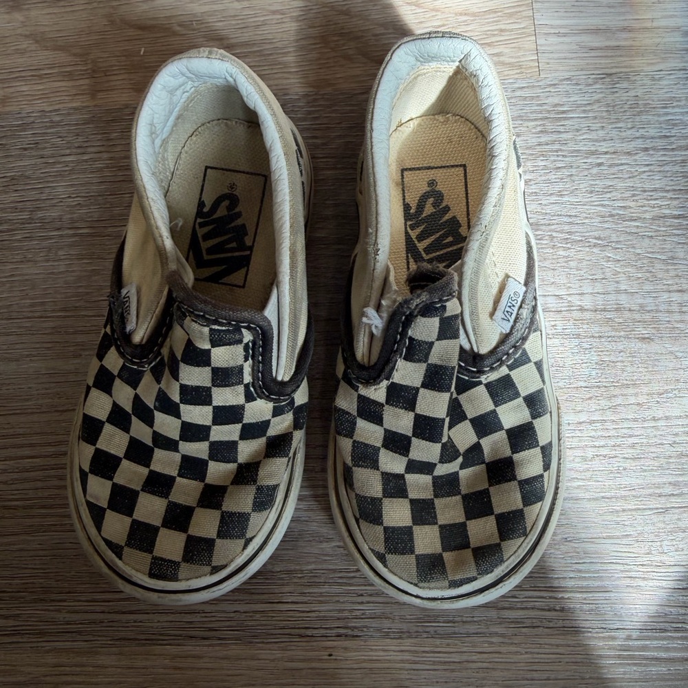 Vans Toddler Black and Cream 6.5 Checkered Sneakers